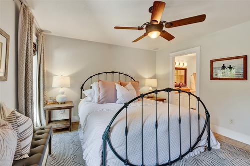 4830 Canyon Ridge Crescent, Kelowna, BC - Indoor Photo Showing Bedroom