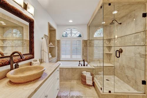 4830 Canyon Ridge Crescent, Kelowna, BC - Indoor Photo Showing Bathroom