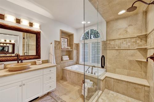 4830 Canyon Ridge Crescent, Kelowna, BC - Indoor Photo Showing Bathroom