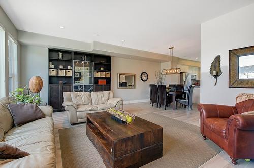 23-12798 Lake Hill Drive, Lake Country, BC - Indoor Photo Showing Living Room