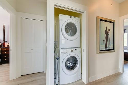 23-12798 Lake Hill Drive, Lake Country, BC - Indoor Photo Showing Laundry Room