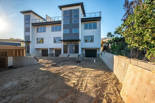 7-5661 Okanagan Landing Road, Vernon, BC - Outdoor With Facade