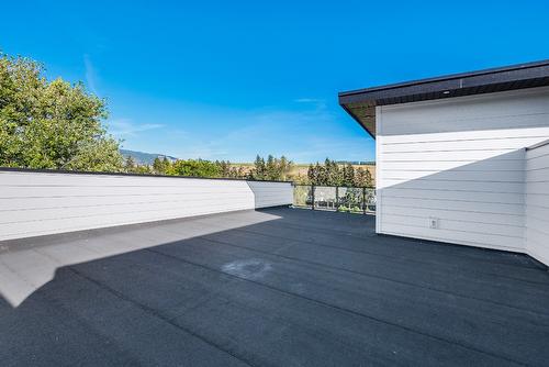 7-5661 Okanagan Landing Road, Vernon, BC - Outdoor