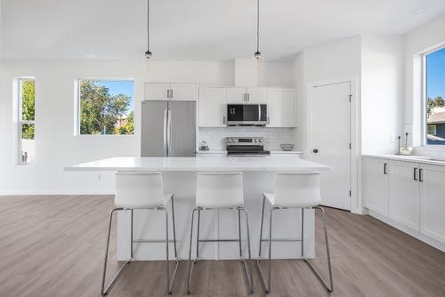 7-5661 Okanagan Landing Road, Vernon, BC - Indoor Photo Showing Kitchen With Stainless Steel Kitchen With Upgraded Kitchen