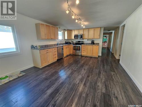 140 Laing Crescent, Weyburn, SK - Indoor Photo Showing Kitchen