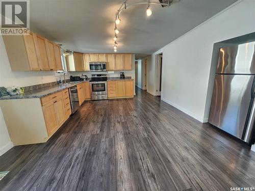 140 Laing Crescent, Weyburn, SK - Indoor Photo Showing Kitchen