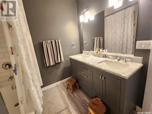 140 Laing Crescent, Weyburn, SK - Indoor Photo Showing Bathroom