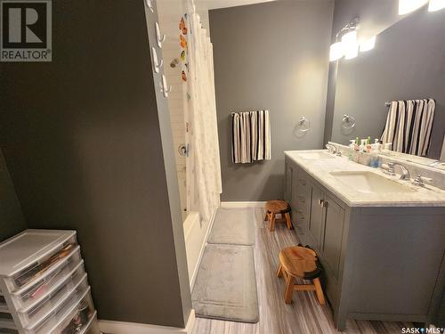 140 Laing Crescent, Weyburn, SK - Indoor Photo Showing Bathroom