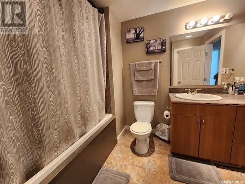 140 Laing Crescent, Weyburn, SK - Indoor Photo Showing Bathroom