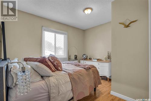 1302 7Th Avenue N, Saskatoon, SK - Indoor Photo Showing Bedroom