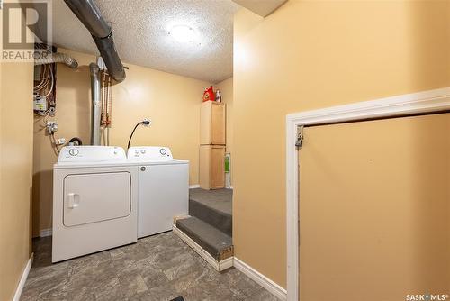 1302 7Th Avenue N, Saskatoon, SK - Indoor Photo Showing Laundry Room