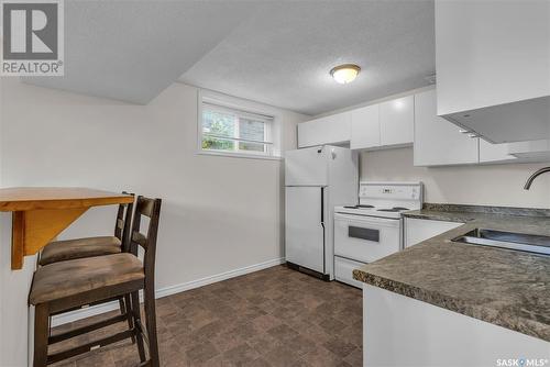 1302 7Th Avenue N, Saskatoon, SK - Indoor Photo Showing Kitchen