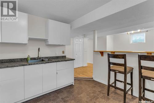 1302 7Th Avenue N, Saskatoon, SK - Indoor Photo Showing Kitchen