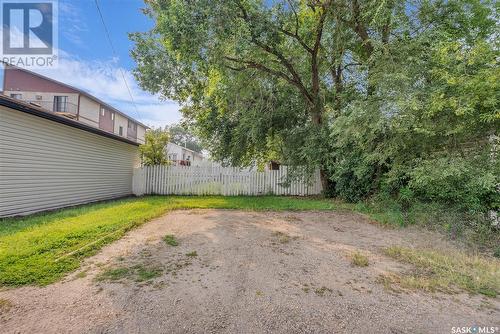 1302 7Th Avenue N, Saskatoon, SK - Outdoor