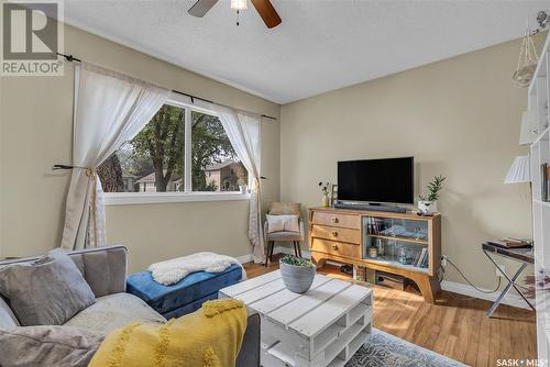 1302 7Th Avenue N, Saskatoon, SK - Indoor