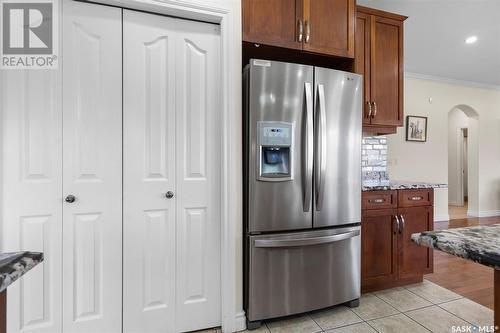 743 Bellmont Court, Saskatoon, SK - Indoor Photo Showing Kitchen