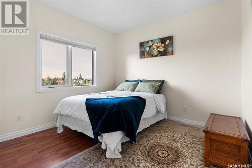 743 Bellmont Court, Saskatoon, SK - Indoor Photo Showing Bedroom