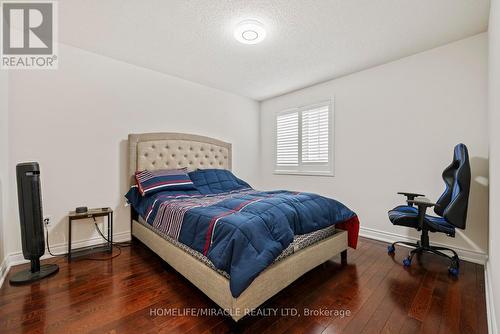 6405 Valiant Heights, Mississauga (Meadowvale Village), ON - Indoor Photo Showing Bedroom