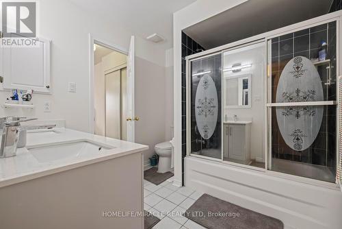 6405 Valiant Heights, Mississauga (Meadowvale Village), ON - Indoor Photo Showing Bathroom