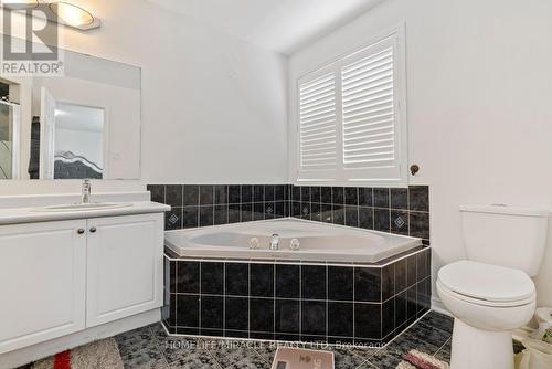 6405 Valiant Heights, Mississauga (Meadowvale Village), ON - Indoor Photo Showing Bathroom