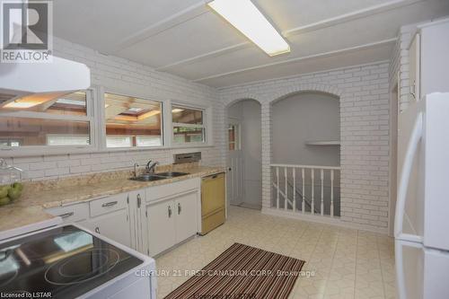 448 West Mile Road, London, ON - Indoor Photo Showing Kitchen With Double Sink