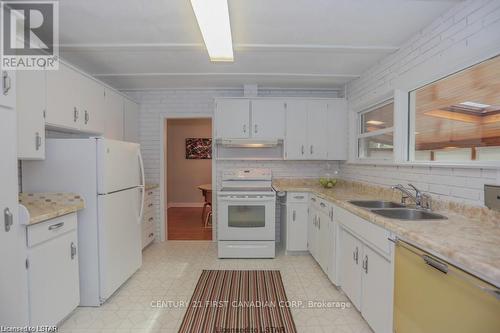 448 West Mile Road, London, ON - Indoor Photo Showing Kitchen With Double Sink