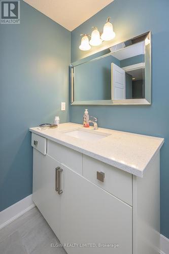 36 Freeman Lane, St. Thomas, ON - Indoor Photo Showing Bathroom