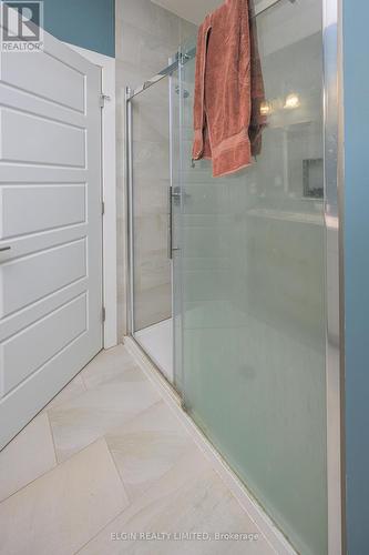 36 Freeman Lane, St. Thomas, ON - Indoor Photo Showing Bathroom