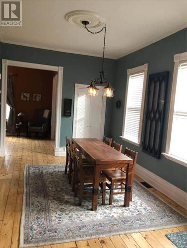 21 Queens Place, London, ON - Indoor Photo Showing Dining Room