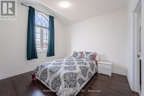 43 Petch Avenue, Caledon (Cheltenham), ON - Indoor Photo Showing Bedroom