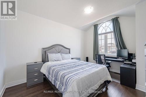 43 Petch Avenue, Caledon (Cheltenham), ON - Indoor Photo Showing Bedroom