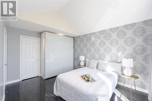 33 Rubysilver Drive, Brampton (Vales Of Castlemore), ON - Indoor Photo Showing Bedroom