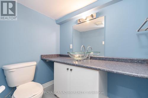 33 Rubysilver Drive, Brampton (Vales Of Castlemore), ON - Indoor Photo Showing Bathroom