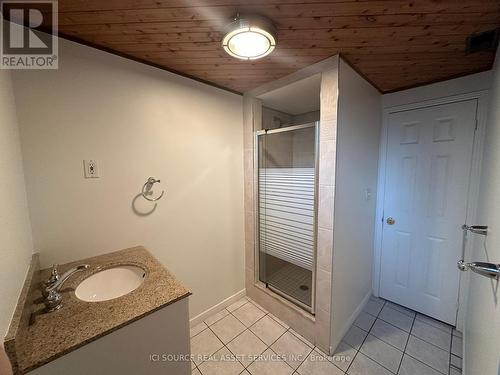 570 Wingrove Crescent, Oakville, ON - Indoor Photo Showing Bathroom