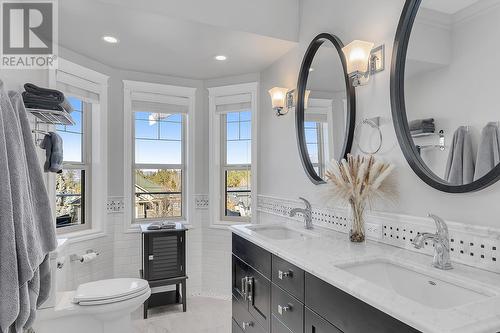 614 Quarry Avenue, Kelowna, BC - Indoor Photo Showing Bathroom