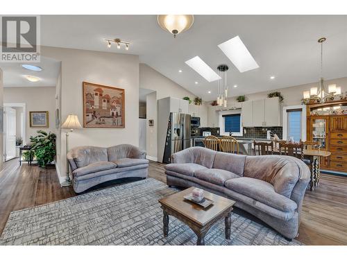 613 Nighthawk Avenue, Vernon, BC - Indoor Photo Showing Living Room