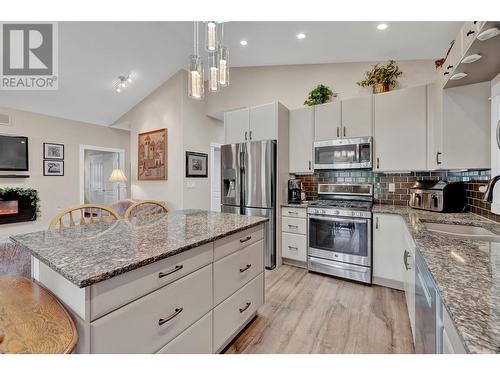 613 Nighthawk Avenue, Vernon, BC - Indoor Photo Showing Kitchen With Stainless Steel Kitchen With Upgraded Kitchen