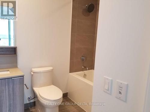 4002 - 898 Portage Parkway, Vaughan, ON - Indoor Photo Showing Bathroom