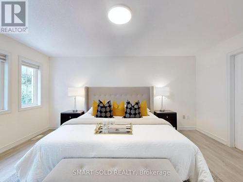 70 Paper Mills Crescent, Richmond Hill (Jefferson), ON - Indoor Photo Showing Bedroom