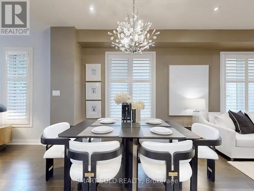 70 Paper Mills Crescent, Richmond Hill, ON - Indoor Photo Showing Dining Room