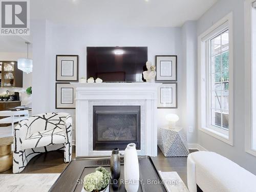 70 Paper Mills Crescent, Richmond Hill (Jefferson), ON - Indoor Photo Showing Living Room With Fireplace