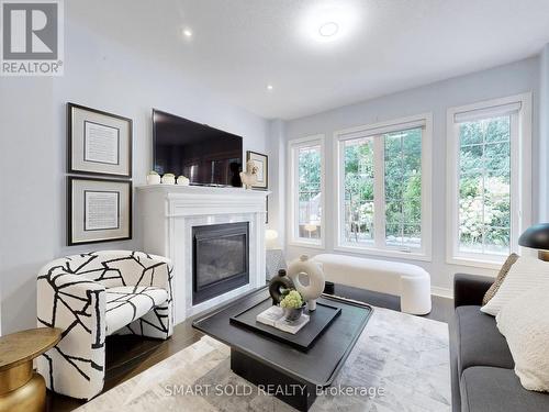 70 Paper Mills Crescent, Richmond Hill (Jefferson), ON - Indoor Photo Showing Living Room With Fireplace