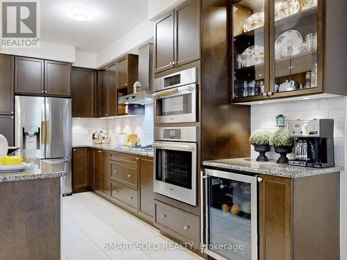 70 Paper Mills Crescent, Richmond Hill, ON - Indoor Photo Showing Kitchen With Stainless Steel Kitchen