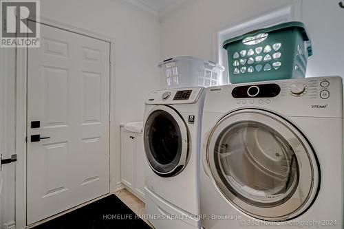 9 Lacona Crescent, Richmond Hill, ON - Indoor Photo Showing Laundry Room