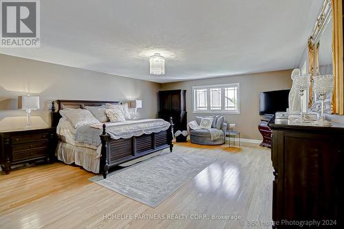 9 Lacona Crescent, Richmond Hill, ON - Indoor Photo Showing Bedroom