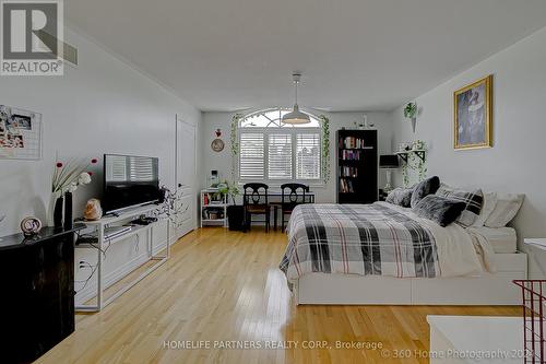 9 Lacona Crescent, Richmond Hill, ON - Indoor Photo Showing Bedroom