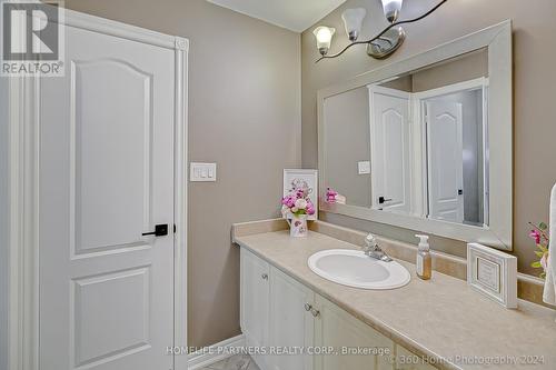 9 Lacona Crescent, Richmond Hill, ON - Indoor Photo Showing Bathroom