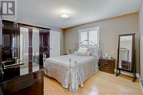 9 Lacona Crescent, Richmond Hill, ON - Indoor Photo Showing Bedroom