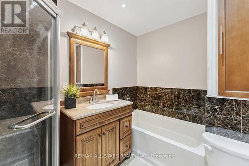 100 Pine Post Road, Georgina (Keswick North), ON - Indoor Photo Showing Bathroom