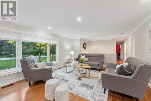 100 Pine Post Road, Georgina (Keswick North), ON - Indoor Photo Showing Living Room